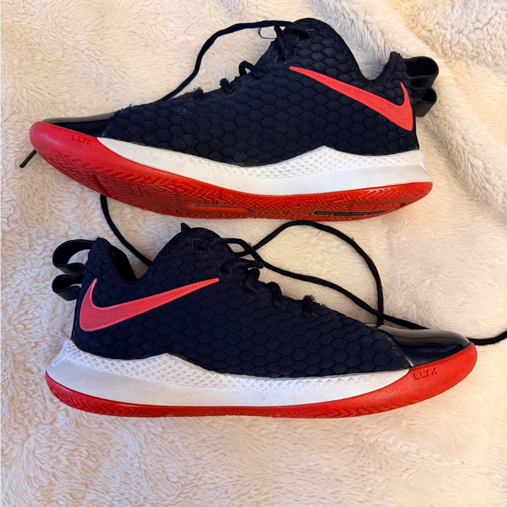 Nike LeBron Basketball Shoes Black and Red Sneakers